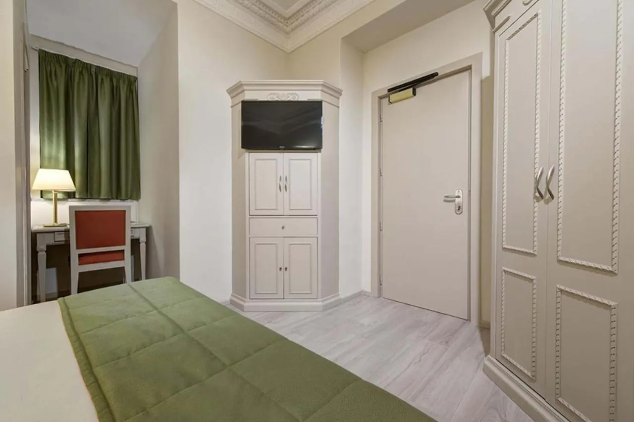 Bb Hotels Smarthotel Bailey'S Rome 4*,